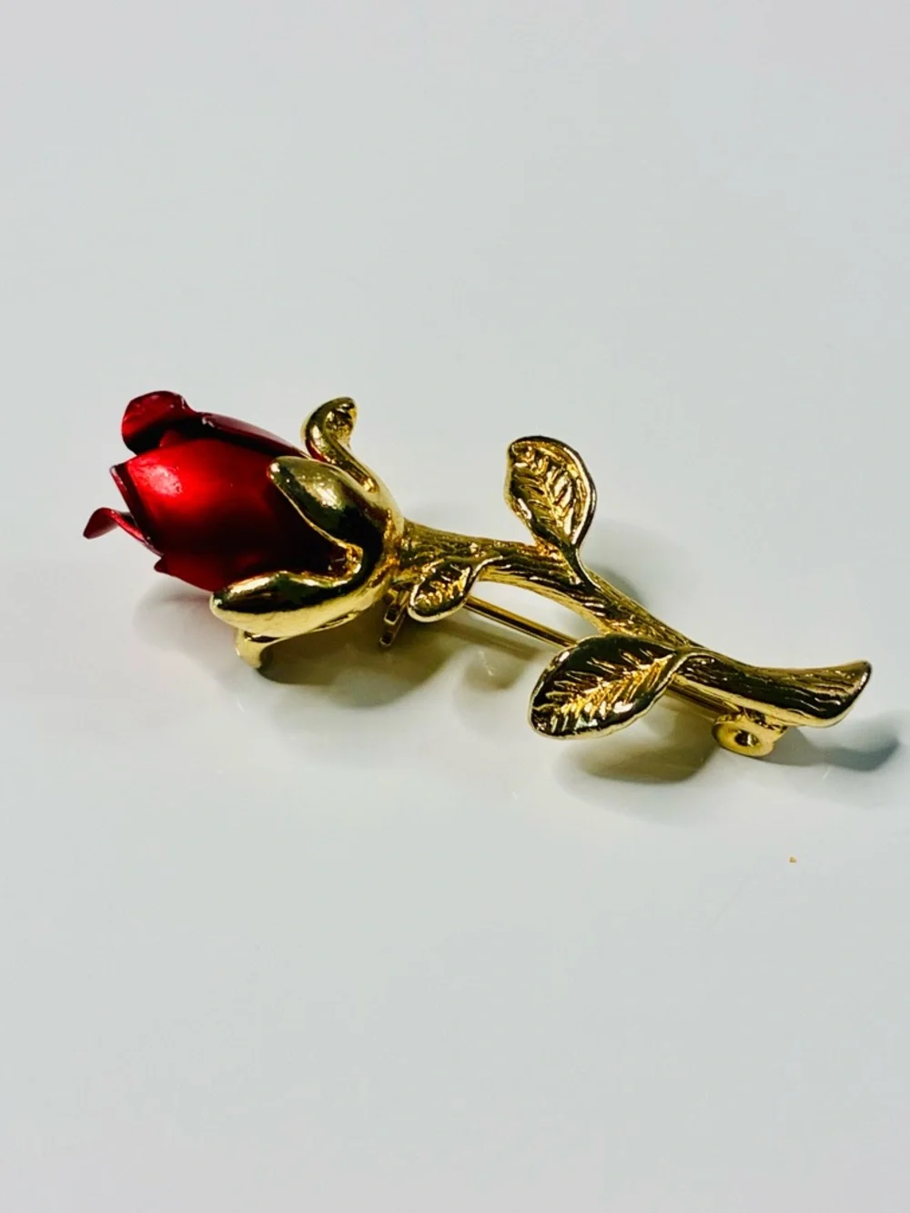 VTG Boutonniere Gold-Tone Red Rose Brooch Easy Everyday Casual Lightweight EUC